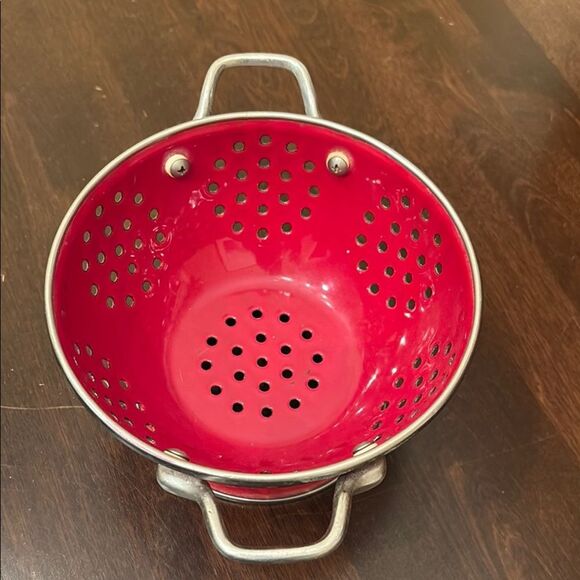 Small Red Metal Colander with Handles - Picture 5 of 6
